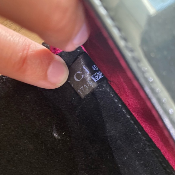 Gucci Patent Leather Romy Clutch - Picture 10 of 14